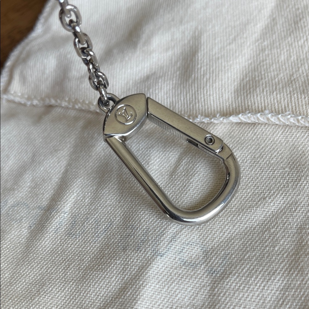 Louis Vuitton Black Damier Graphite Key Pouch - Picture 13 of 15